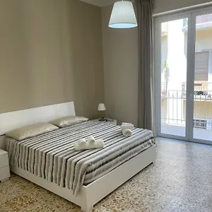 Gorizia , Aeroporto di Catania Fontana Rossa Italia