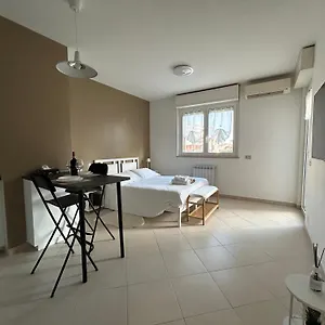 Urban Sky Loft , Fiumicino Italia